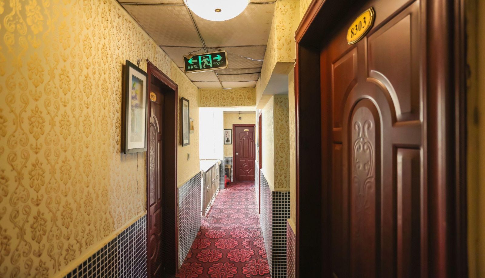 Hotel Außenbreich - Emperor Hotel (Xipu Subway Station Store)