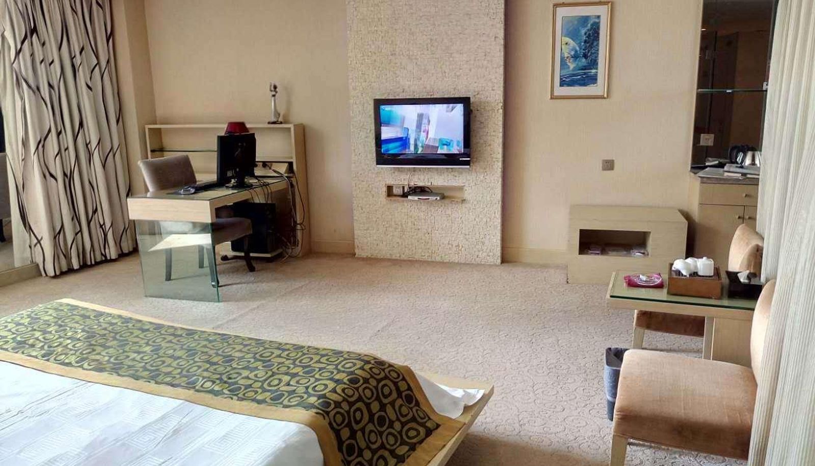Room - Ford Hotel