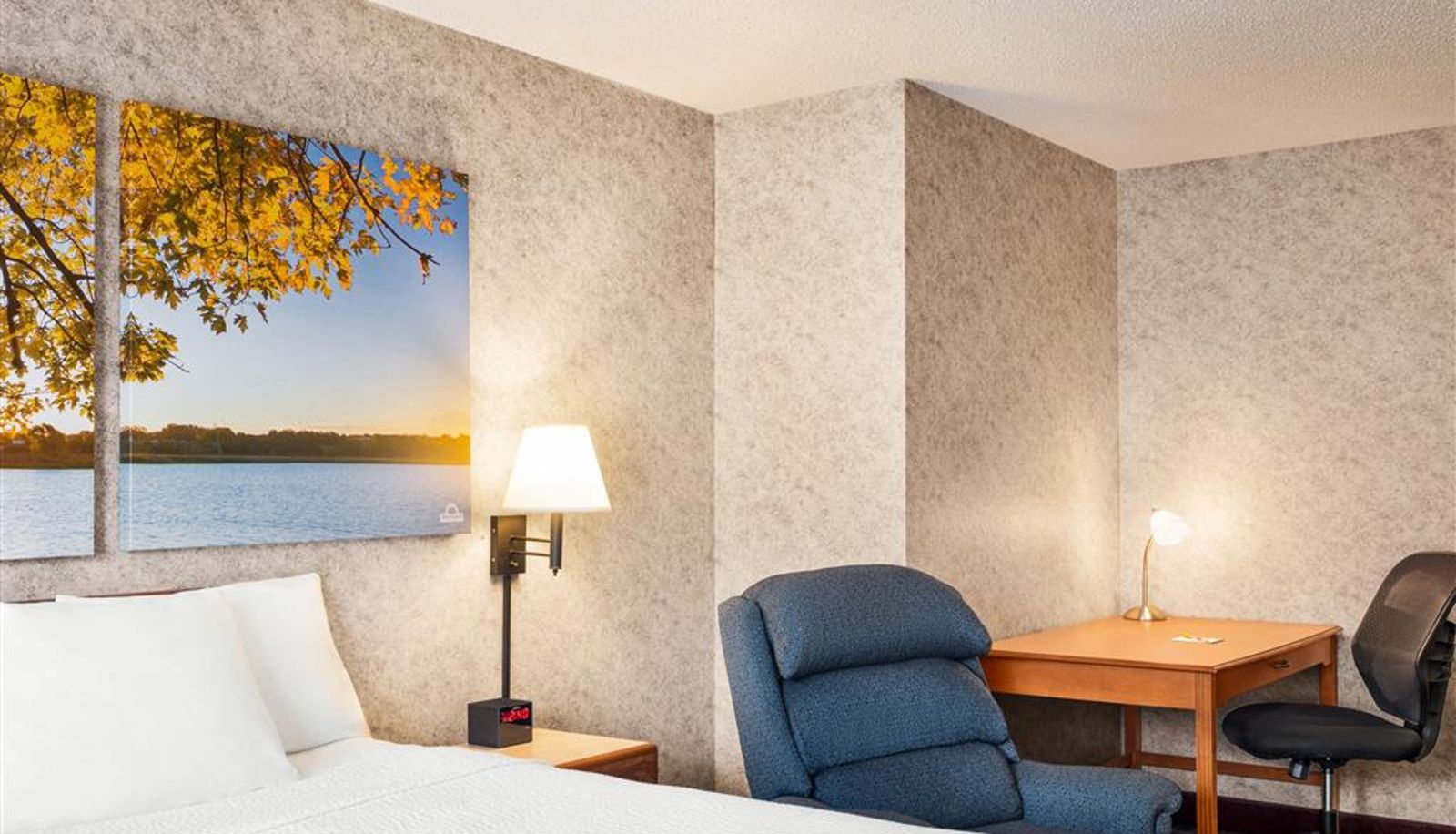 Zimmer - Days Inn by Wyndham Hurley