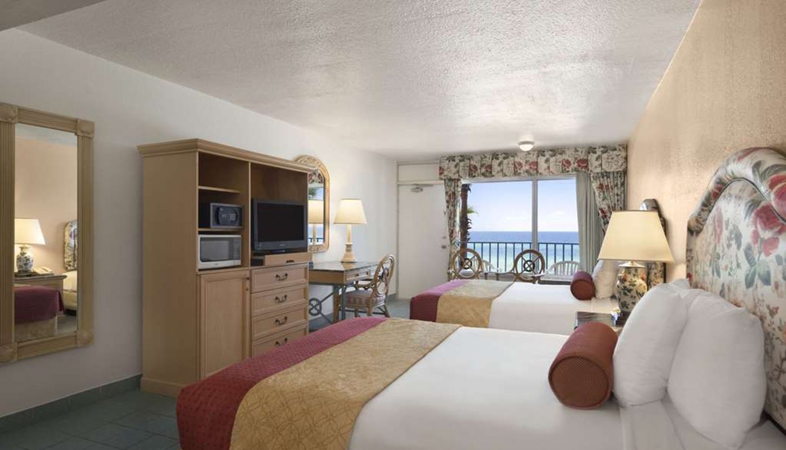 Room - Days Inn by Wyndham Panama City Beach/Beachfront Resort