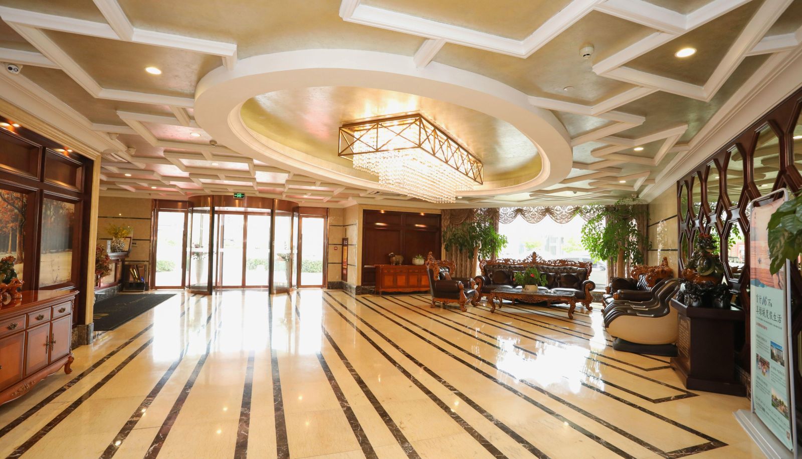 Hotel outdoor area - Romance Hotel