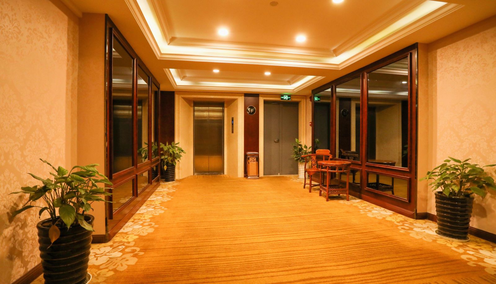 Hotel outdoor area - Romance Hotel