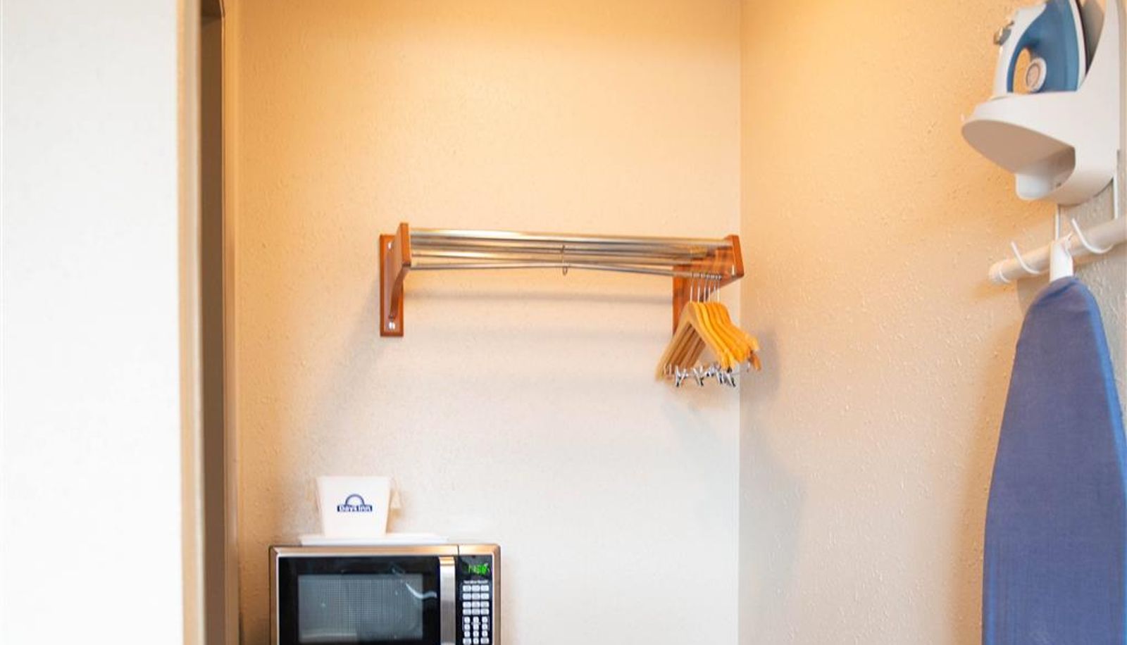 Room - Days Inn by Wyndham Waynesboro