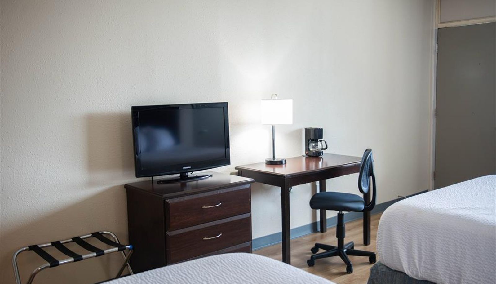 Room - Days Inn by Wyndham Waynesboro