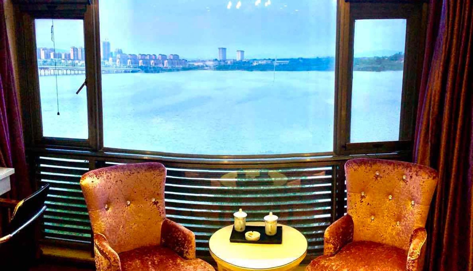 Zimmer mit Seeblick - longhu hotel
