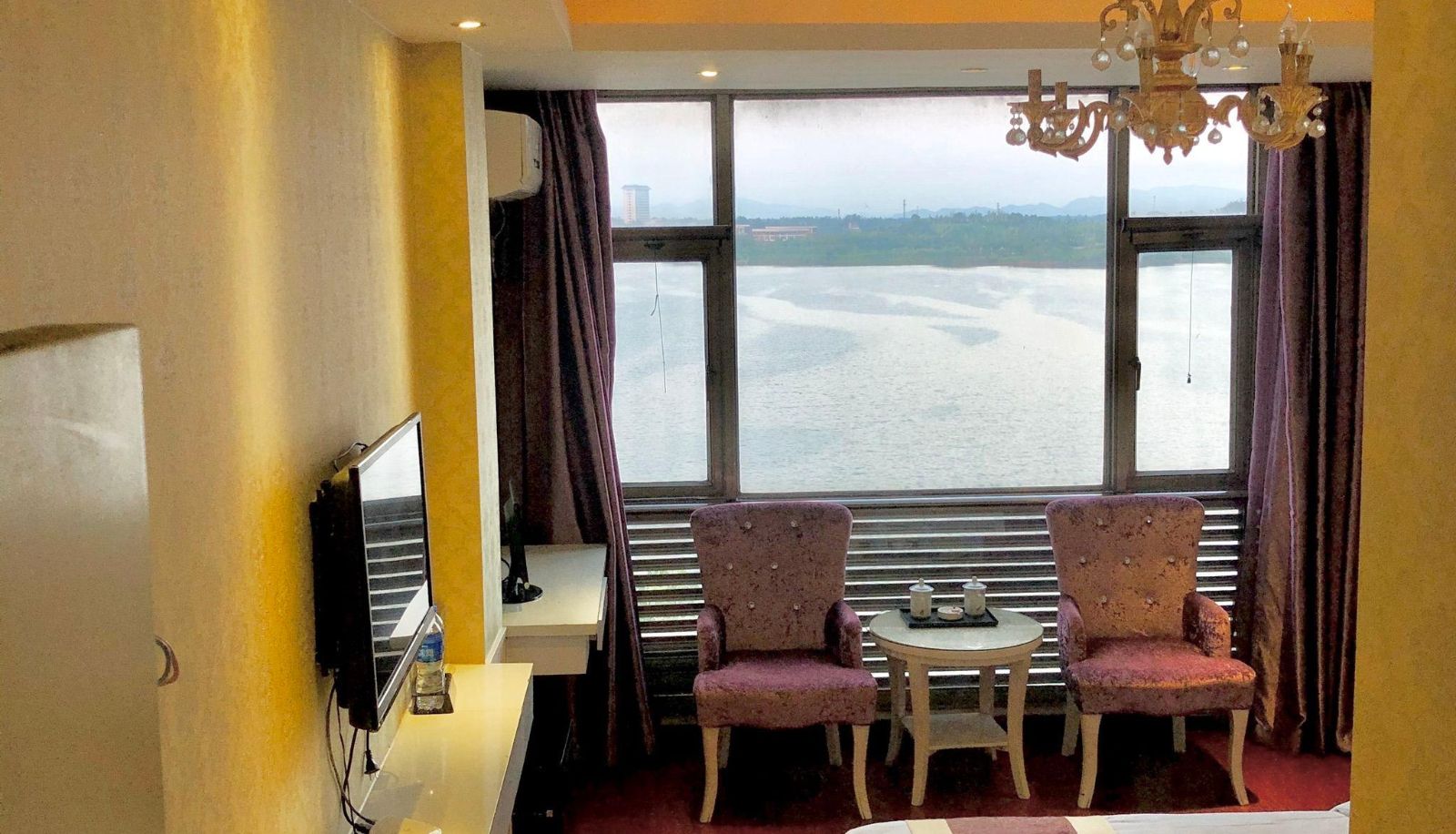 Kamer met uitzicht op het meer - longhu hotel