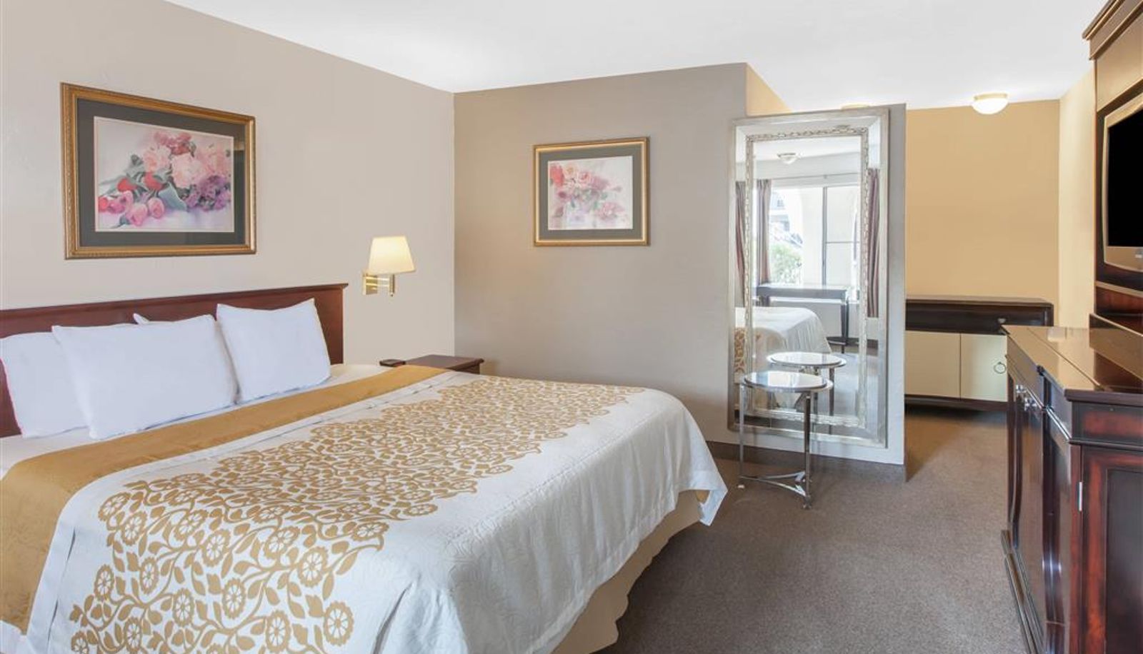 Zimmer - Days Inn by Wyndham Camarillo - Ventura