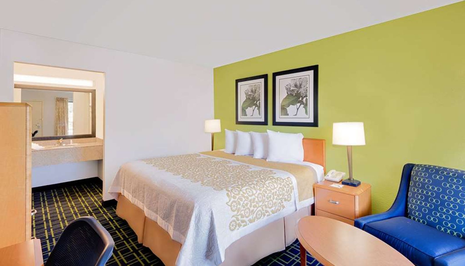 Camera - Days Inn by Wyndham Easton