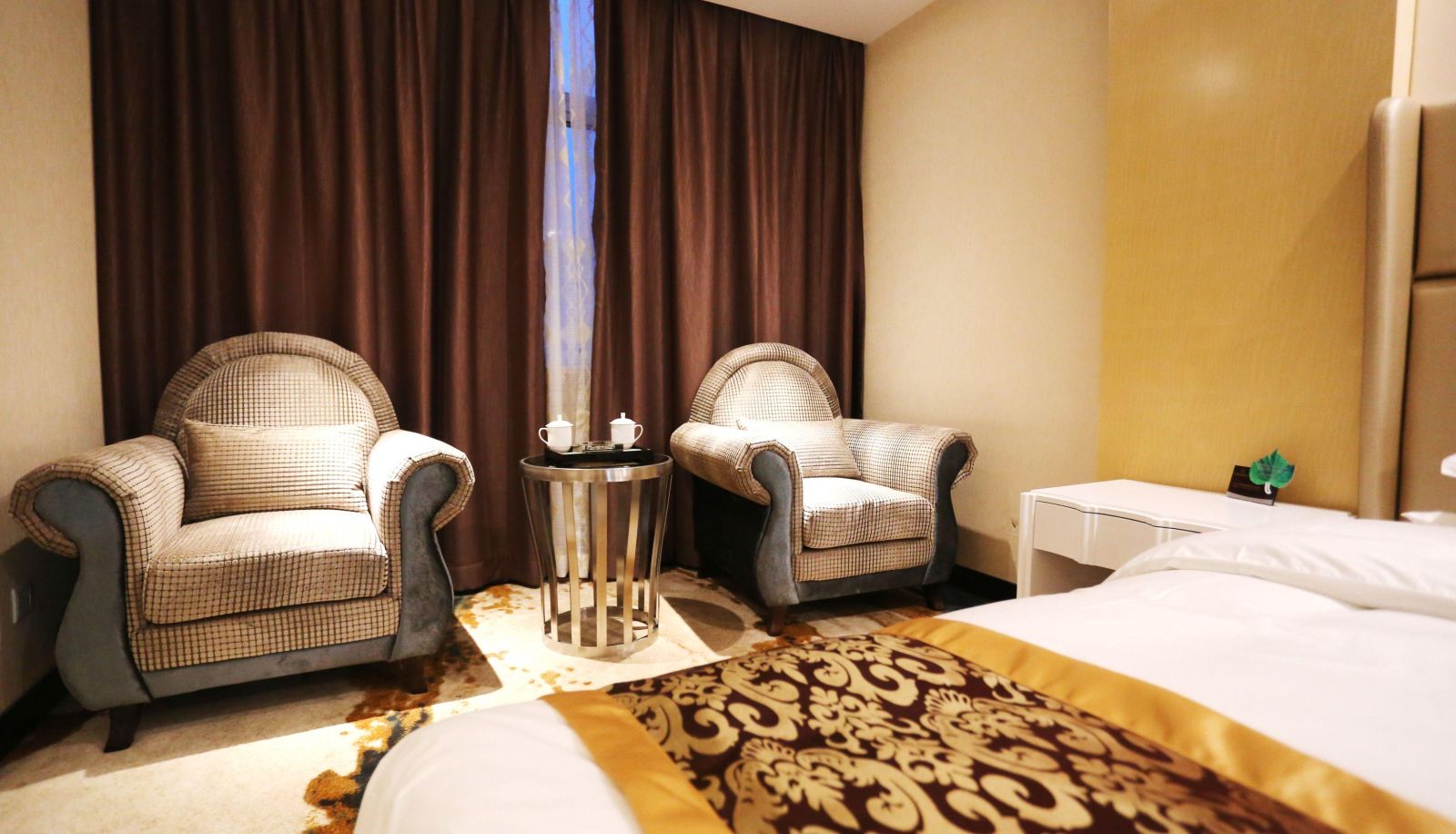 Business room - Swift Hotel (Xinsheng Optoelectronics Store)