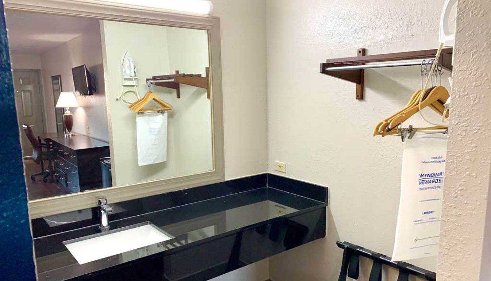 Room - Days Inn by Wyndham Canton