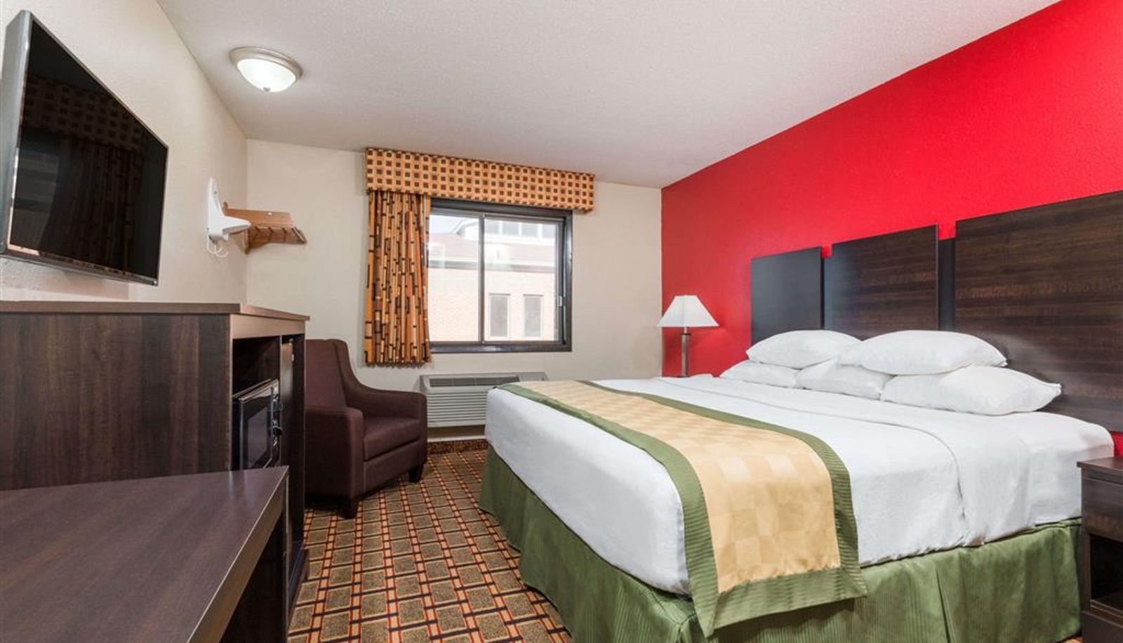 Zimmer - Days Inn by Wyndham Muncie -Ball State University