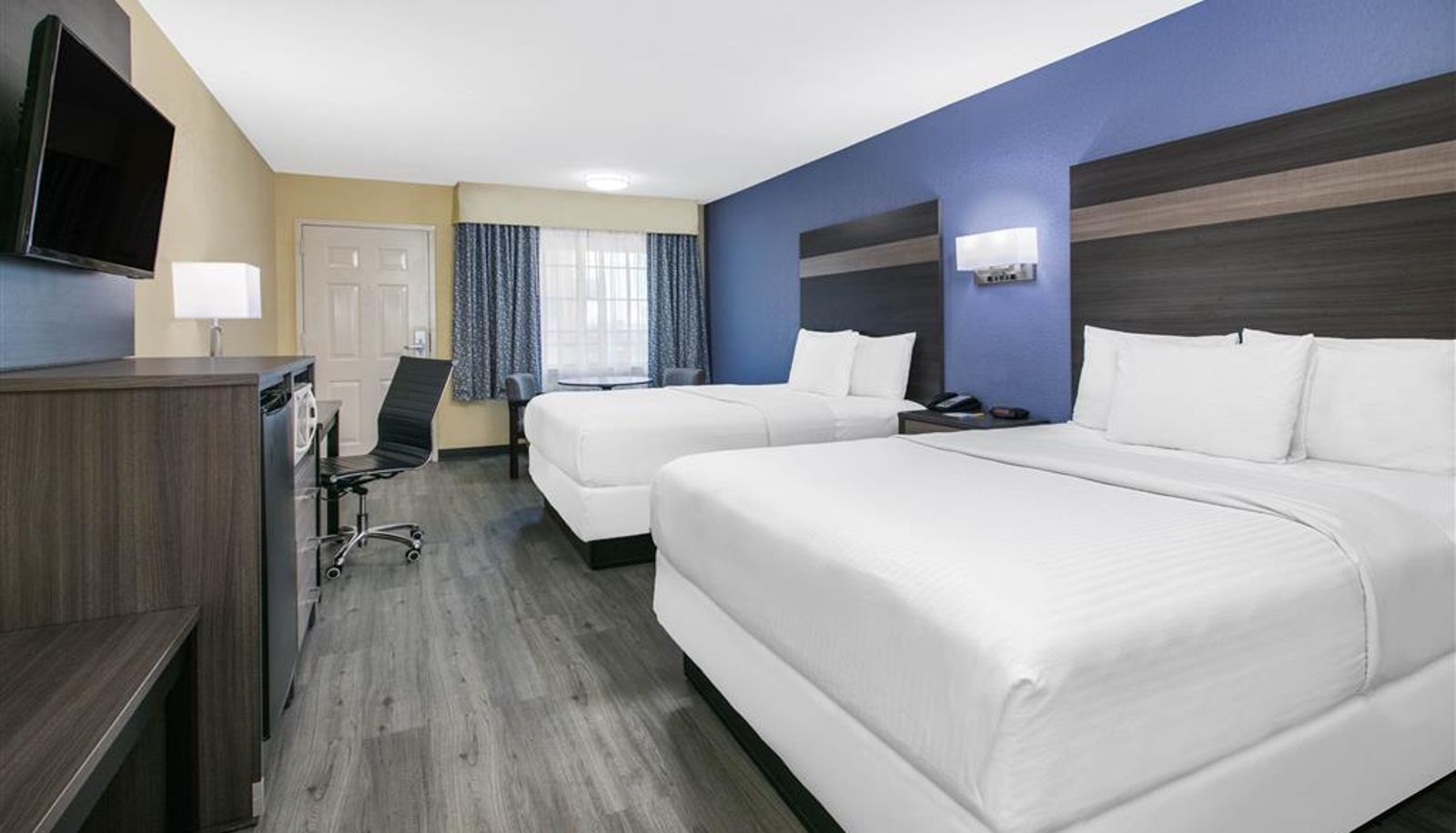 Camera - Days Inn by Wyndham Waco Near Downtown/University