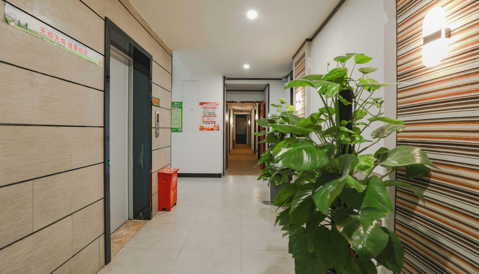 Hotel outdoor area - Ruiji Selected Hotel (Guiyang Spray Pool Subway Station Store)