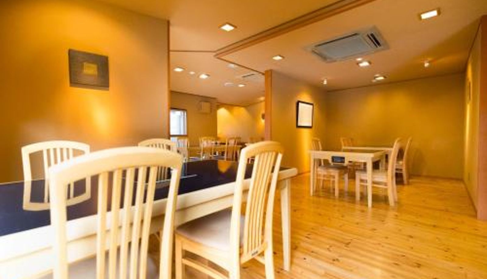 Salle de petit-déjeuner dans le restaurant - Arima Onsen Takayamaso Hanano