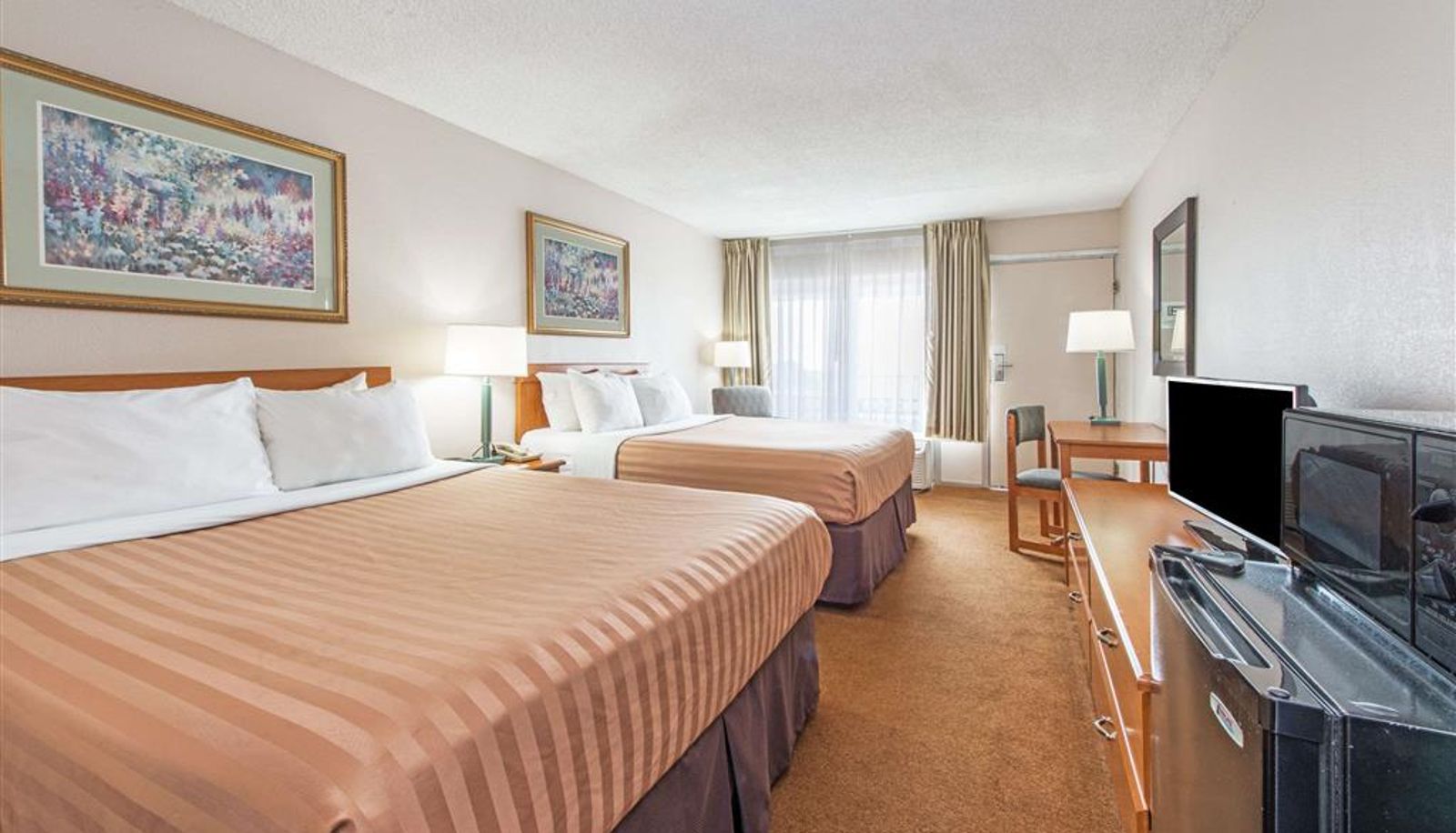 Room - Days Inn by Wyndham Elizabethtown