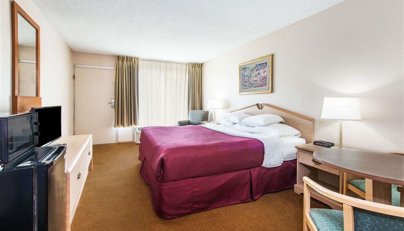 Zimmer - Days Inn by Wyndham Elizabethtown