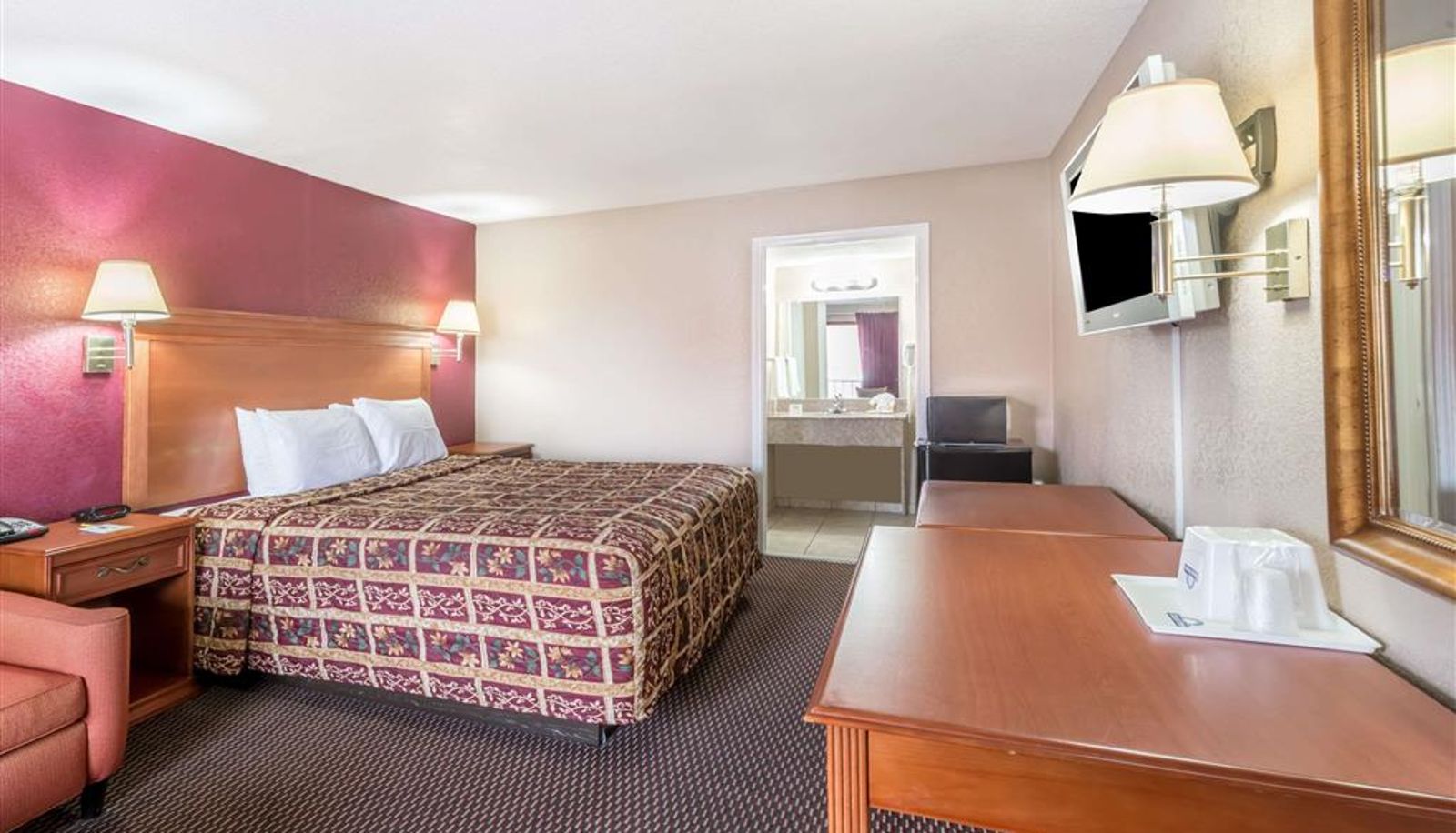 Zimmer - Days Inn by Wyndham San Antonio Splashtown/ATT Center