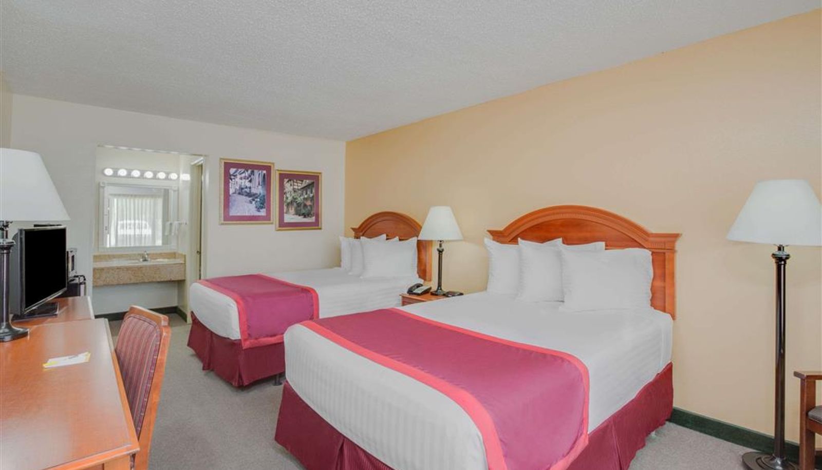 Camera - Days Inn by Wyndham Asheville West