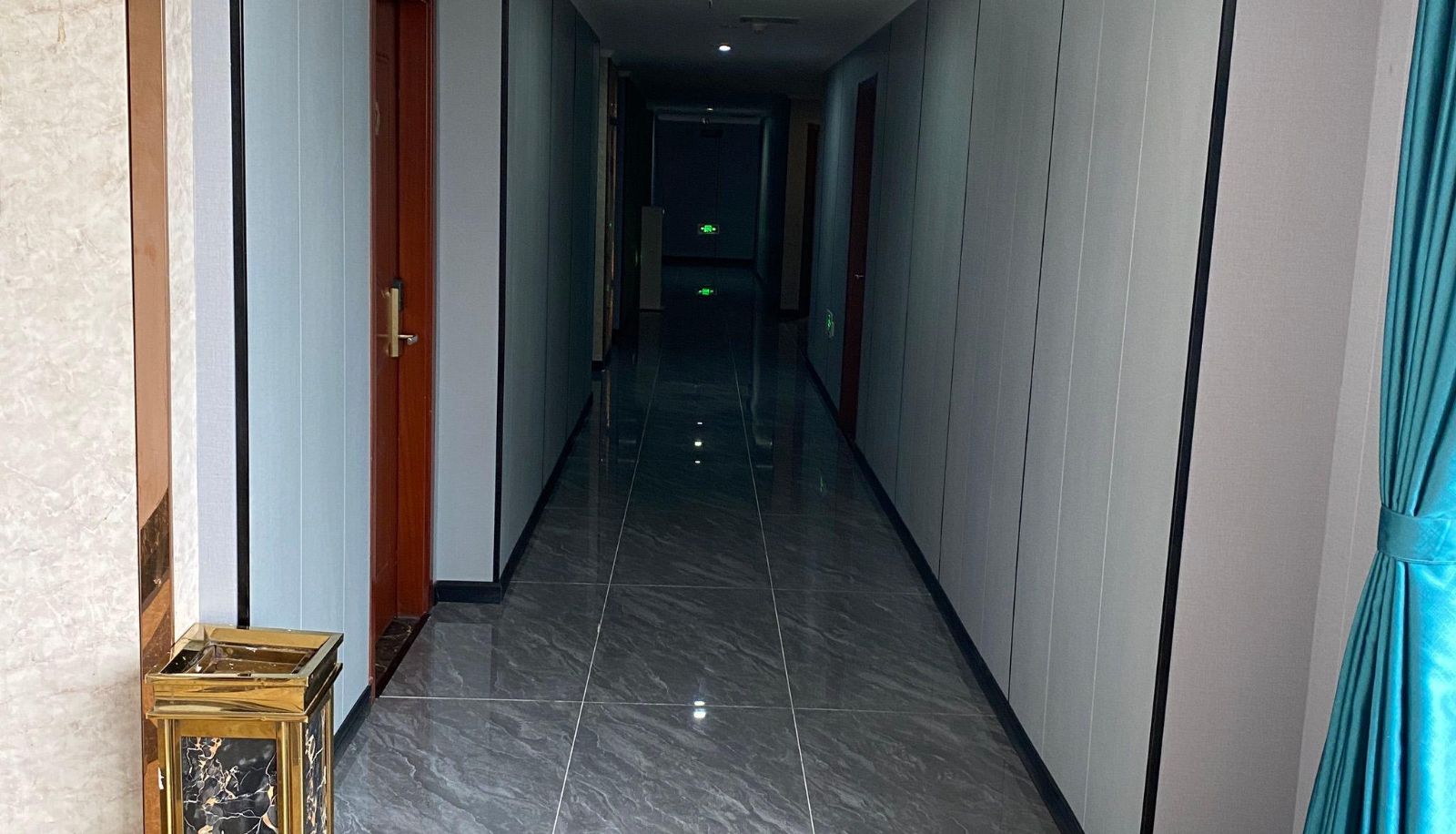 Zona exterior del hotel - New Era Hotel