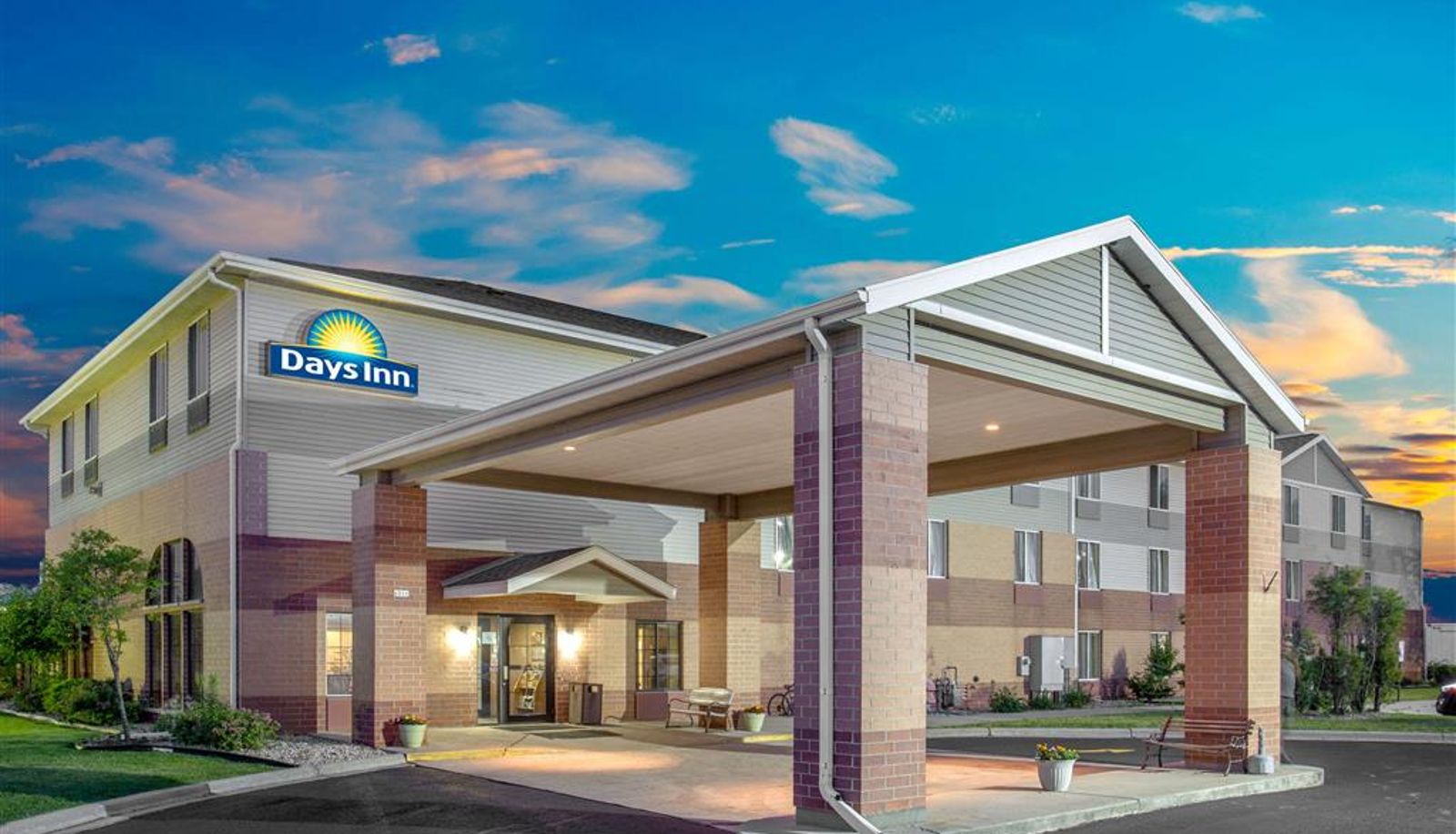 Außenansicht - Days Inn by Wyndham Madison NE/Windsor