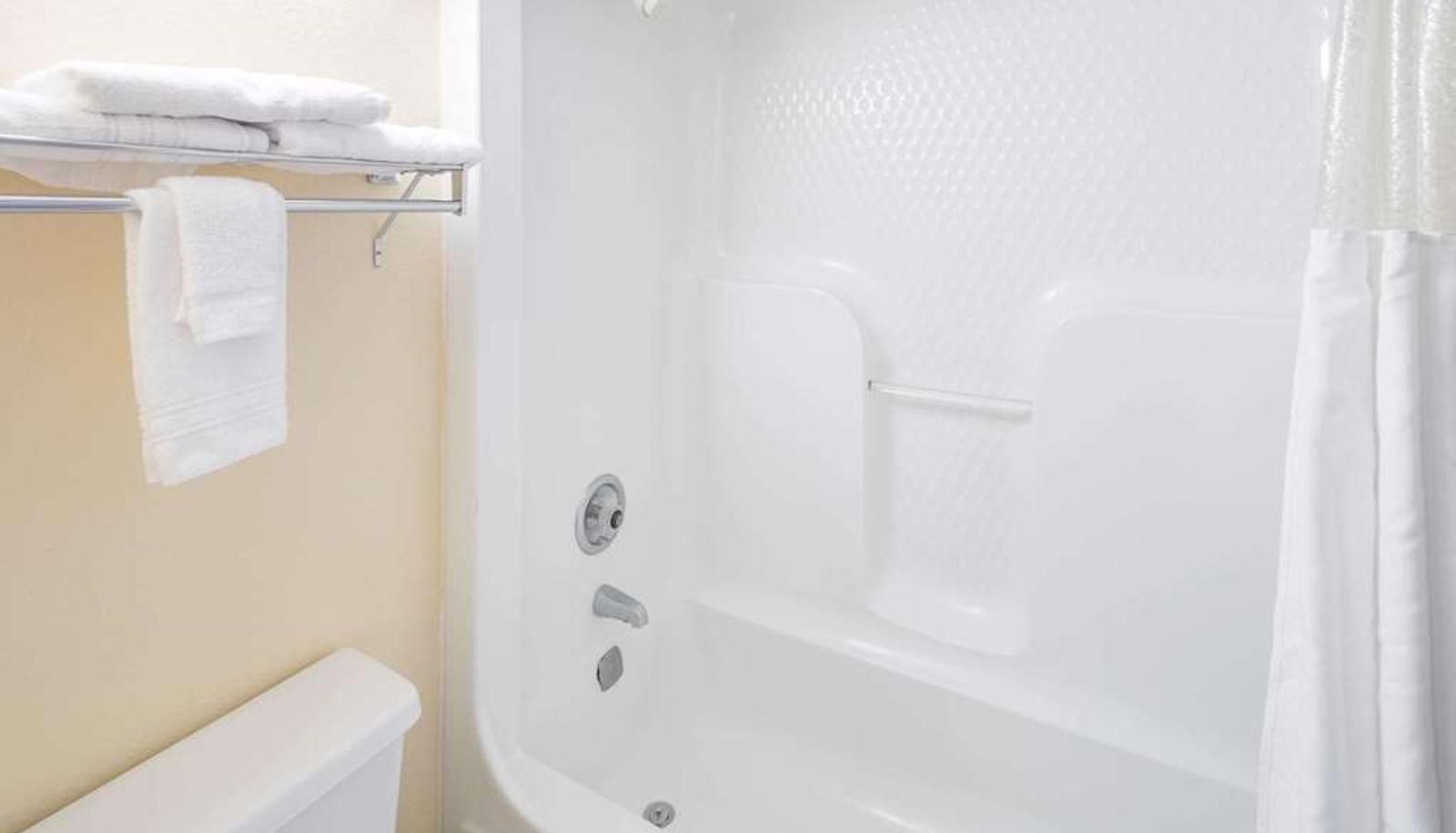Zimmer - SC Days Inn by Wyndham Walterboro