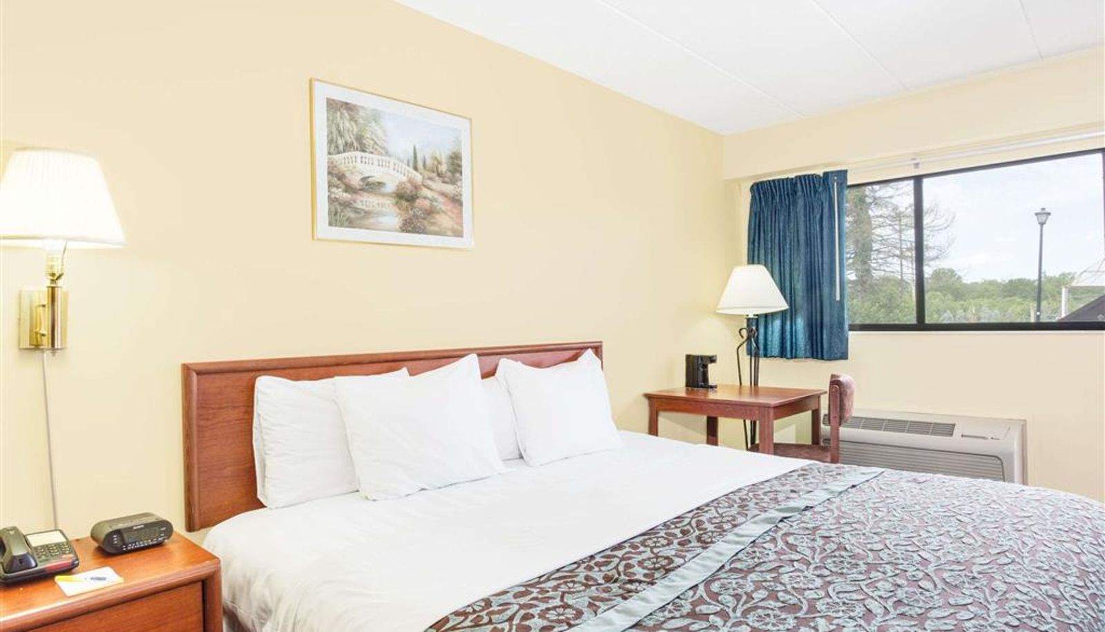Room - Days Inn by Wyndham Athens