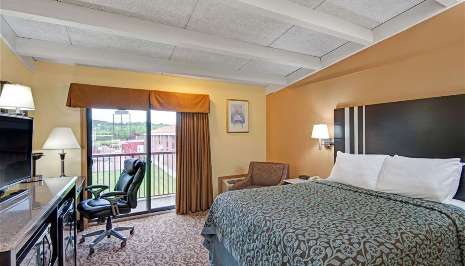 Zimmer - Days Inn by Wyndham Washington Pennsylvania