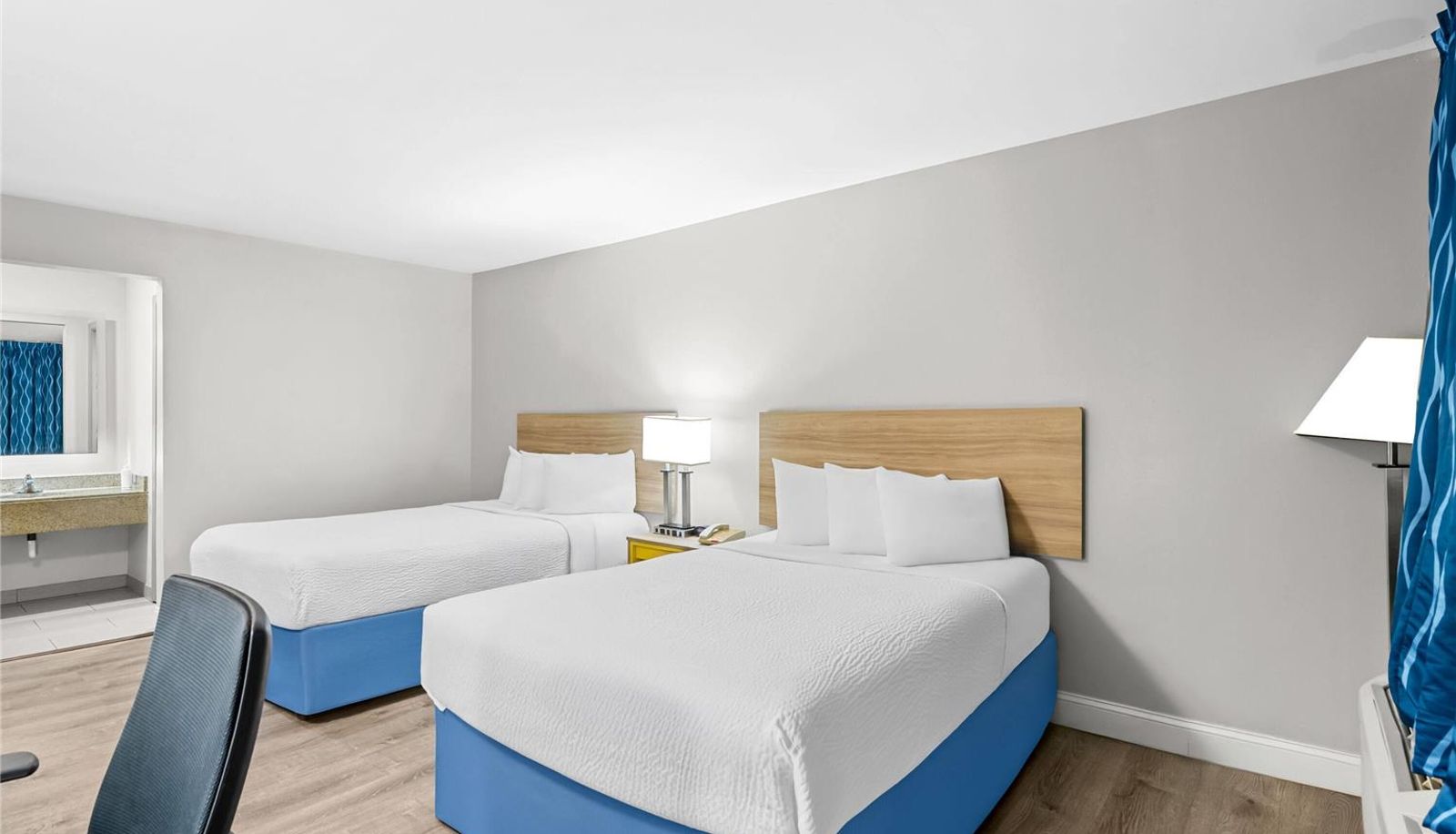 Camera - Days Inn by Wyndham Chesapeake