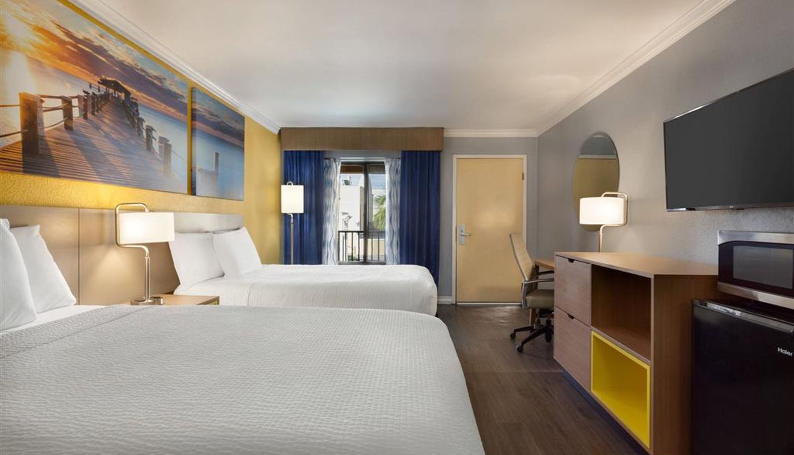 Room - Days Inn by Wyndham Pensacola - Historic Downtown