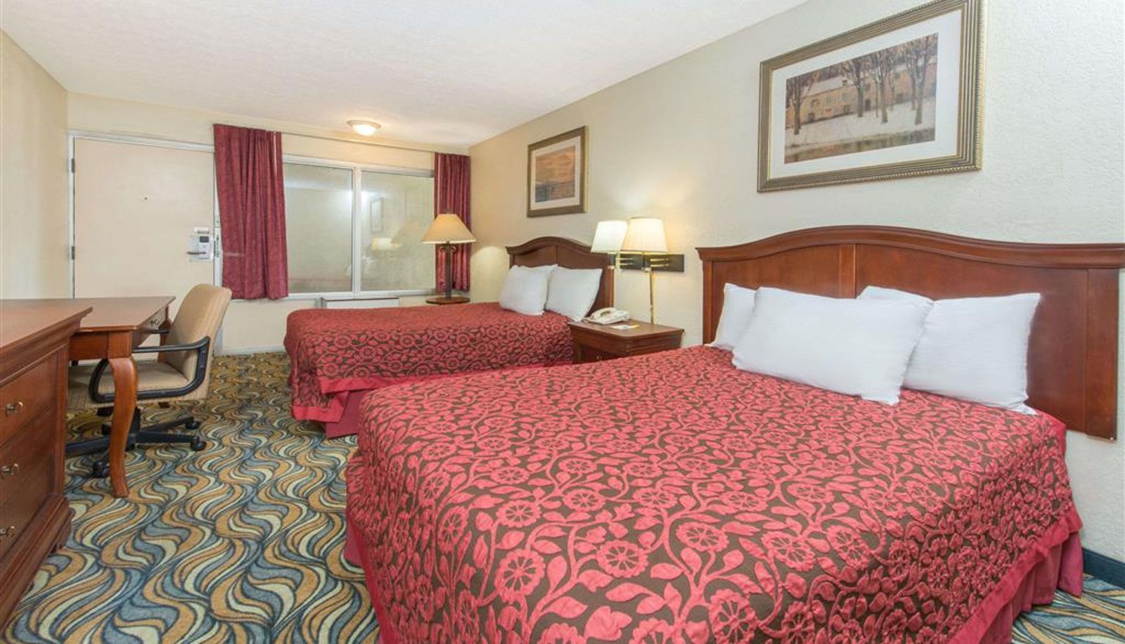 Room - Days Inn & Suites by Wyndham Dayton North