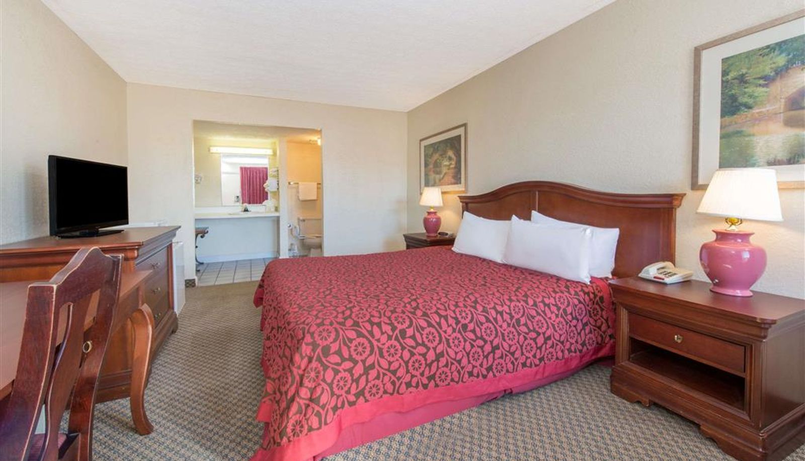Zimmer - Days Inn & Suites by Wyndham Dayton North