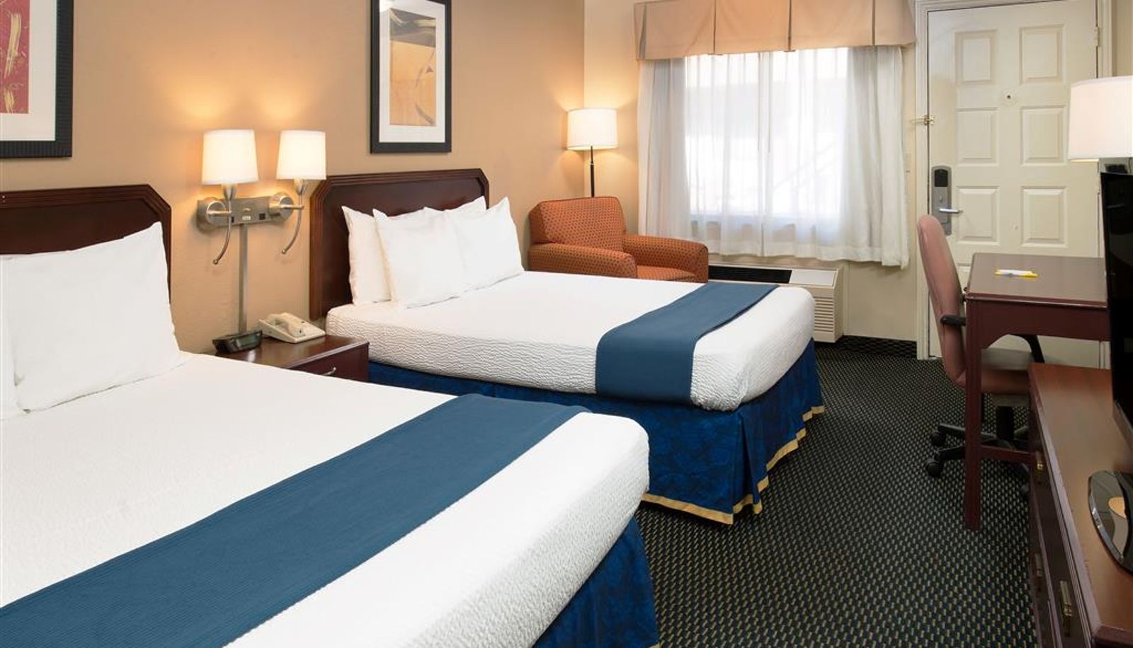 Zimmer - Days Inn by Wyndham Pinole Berkeley