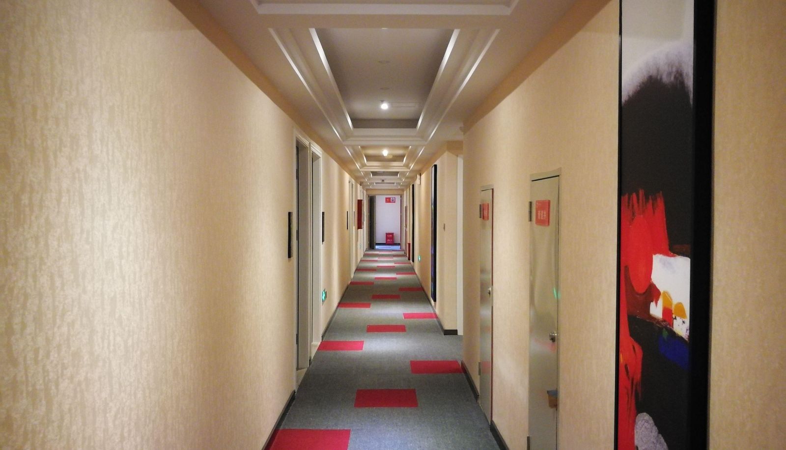 Zewnętrzna część hotelu - Yahao Chain Hotel (Shenzhen Haitian Garden East Subway Station Store)
