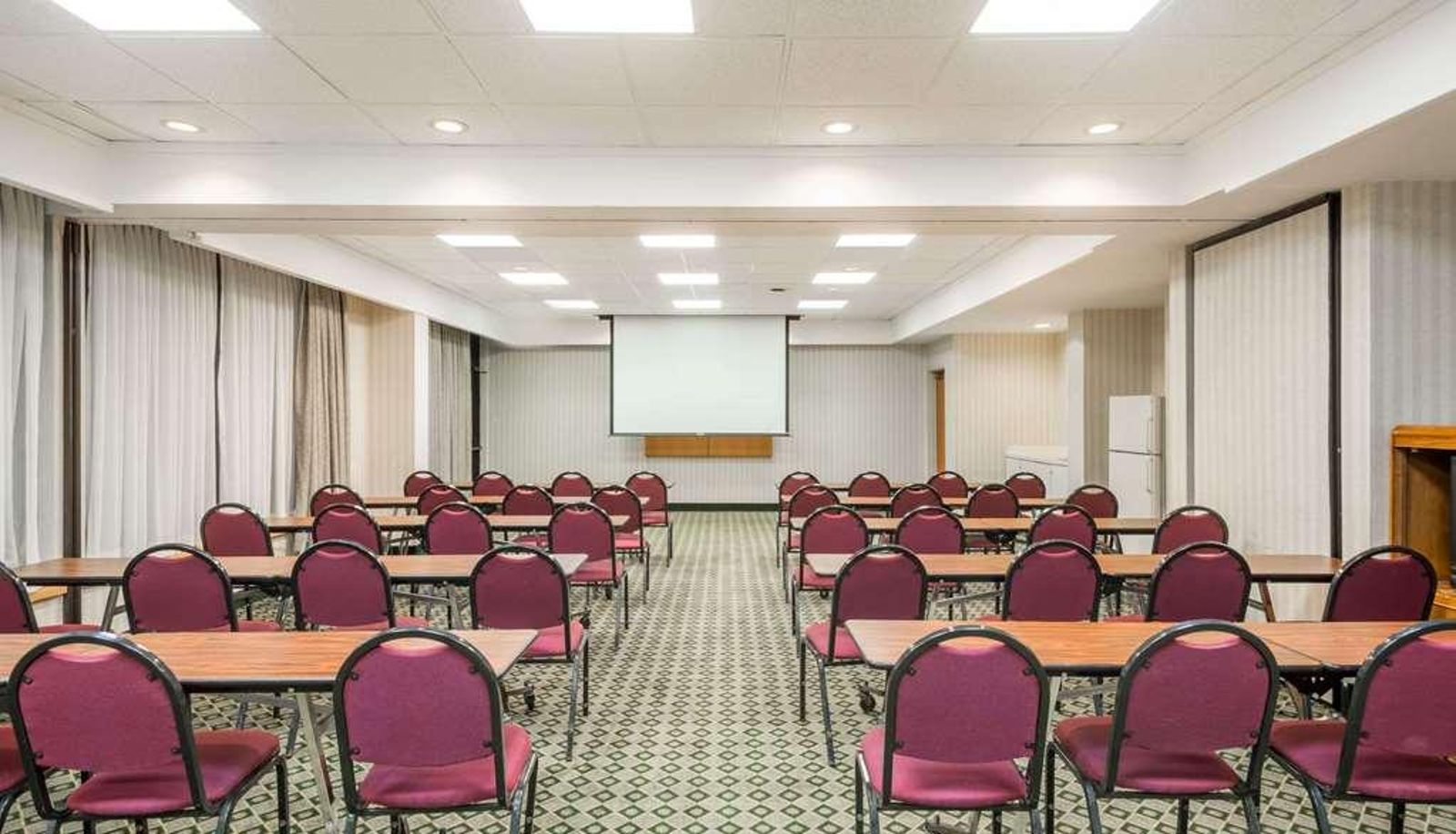 Vergaderzaal - Days Inn by Wyndham Erie