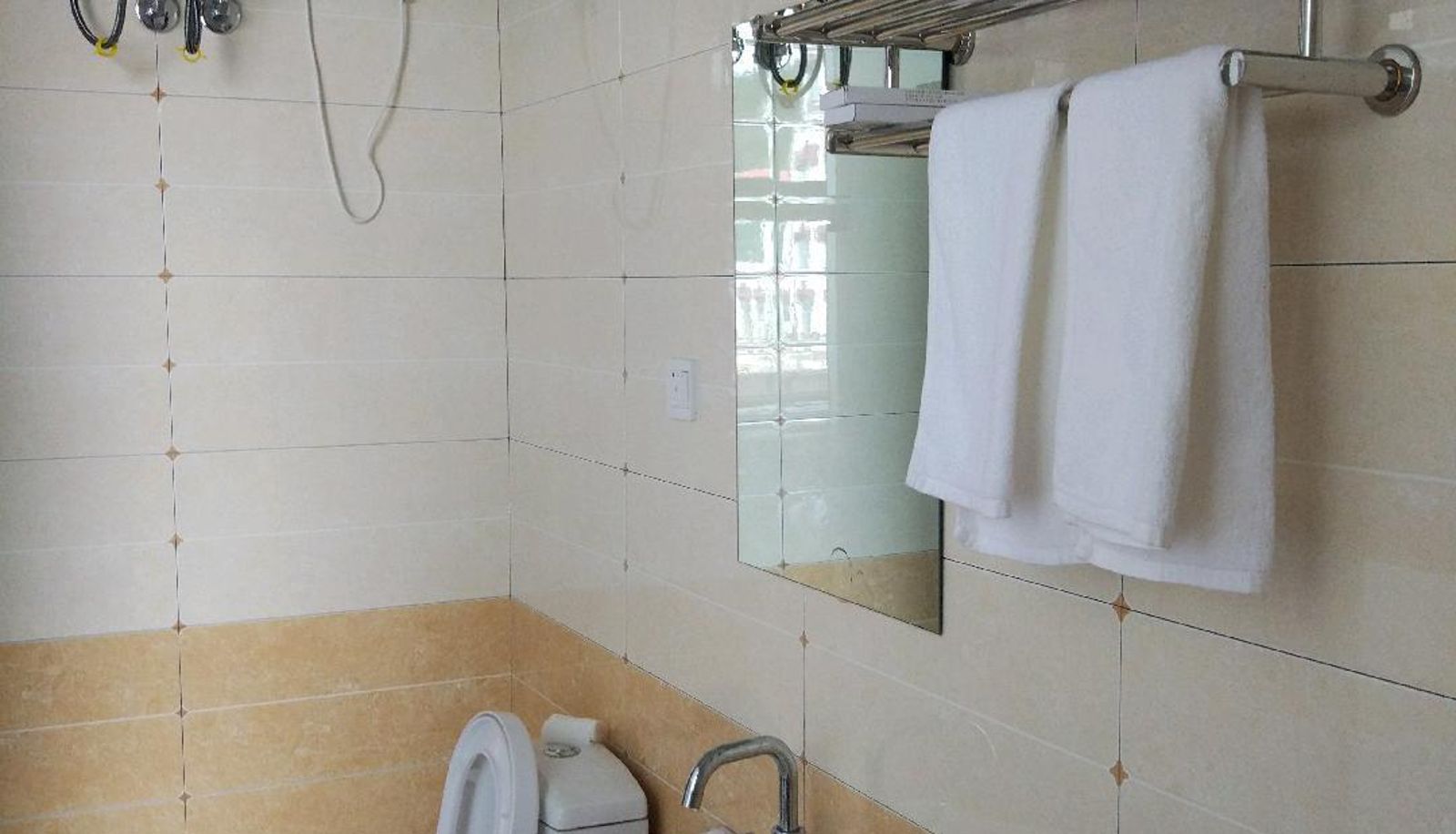 Yufeng Hotel
