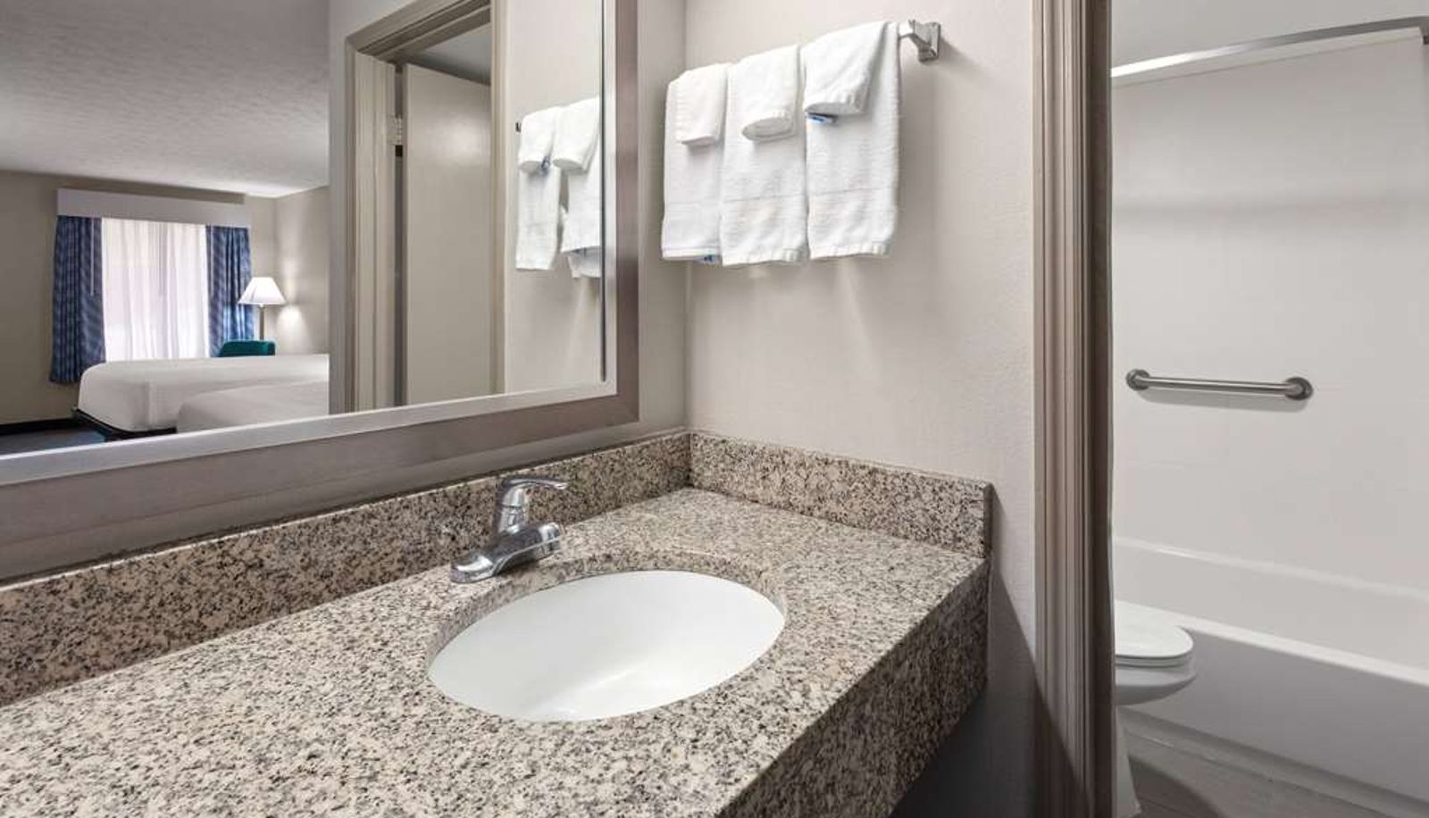 Room - Days Inn by Wyndham Douglasville-Atlanta-Fairburn Road