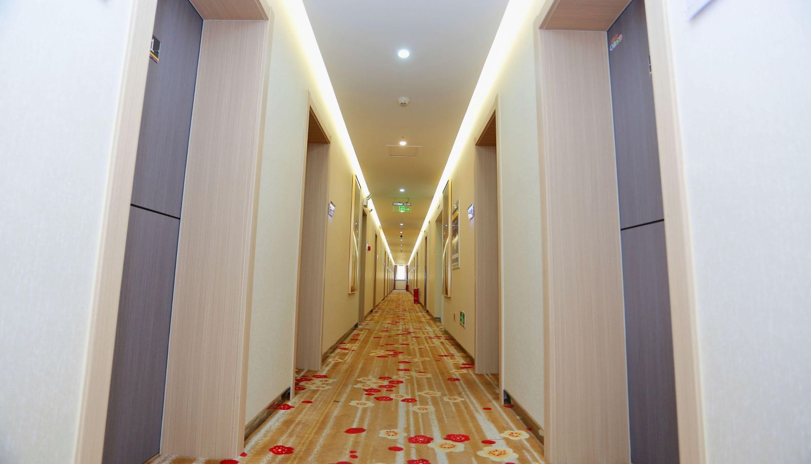 Area esterna dell'hotel - Su-8 Hotel (Yanjiao Nordic Town Store)