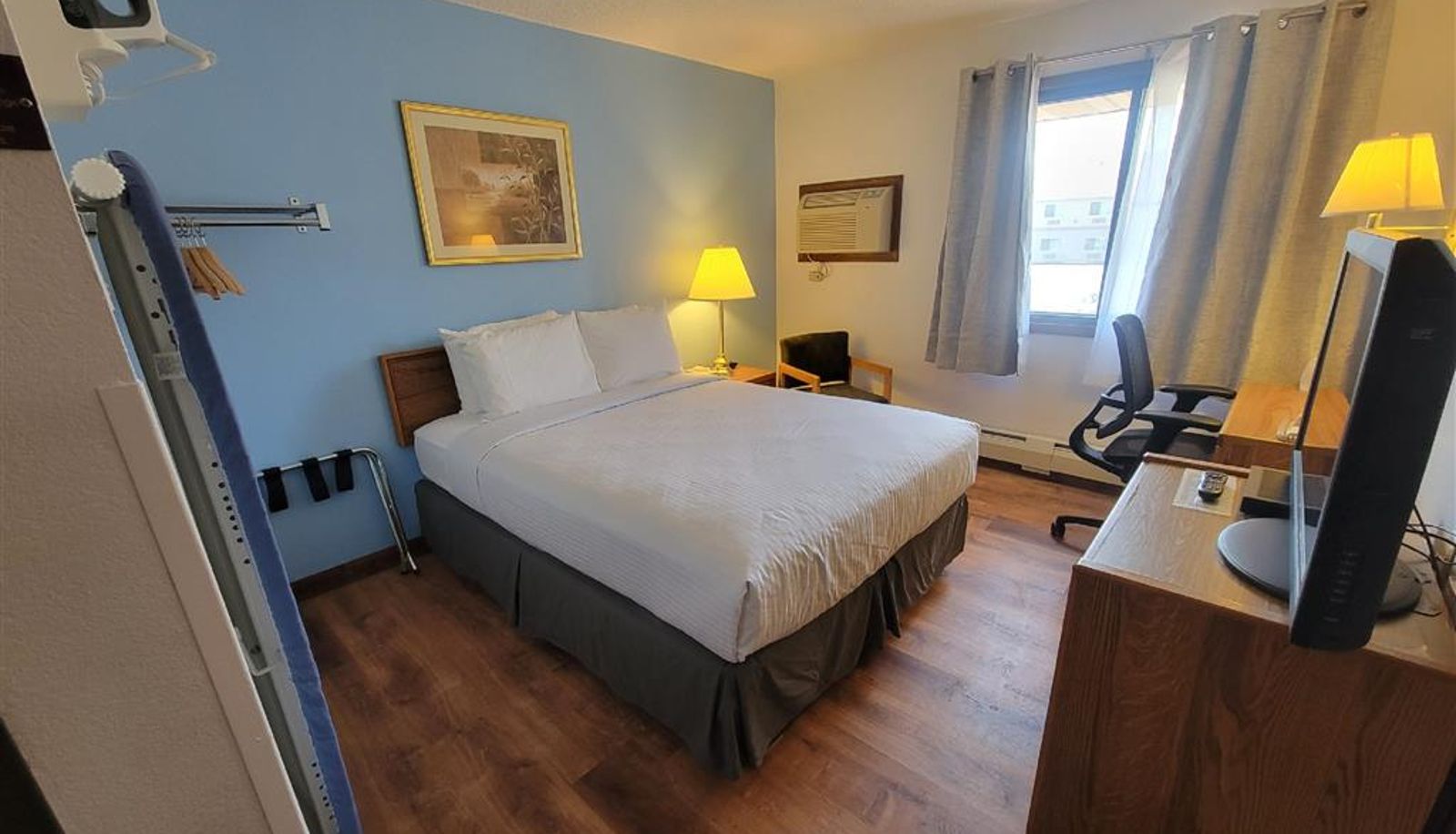 Camera - SureStay by Best Western Glendive Yellowstone River