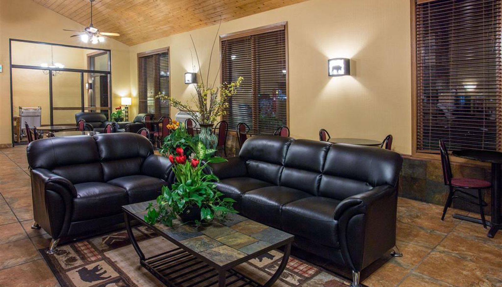 Hall - Days Inn by Wyndham Silverthorne
