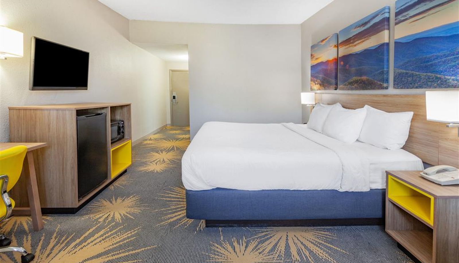 Room - Days Inn by Wyndham Roanoke/Hollins Near I-81