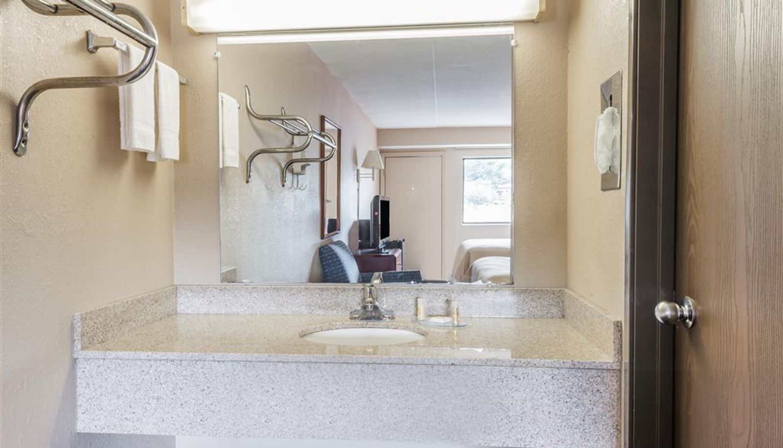 Zimmer - Days Inn by Wyndham Pittsburgh-Harmarville