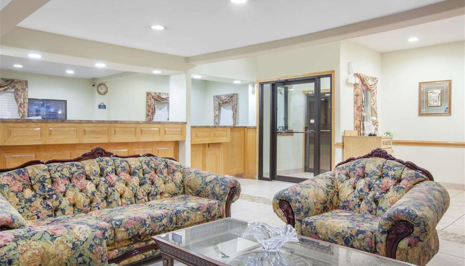 Lobby - Days Inn by Wyndham Centerville