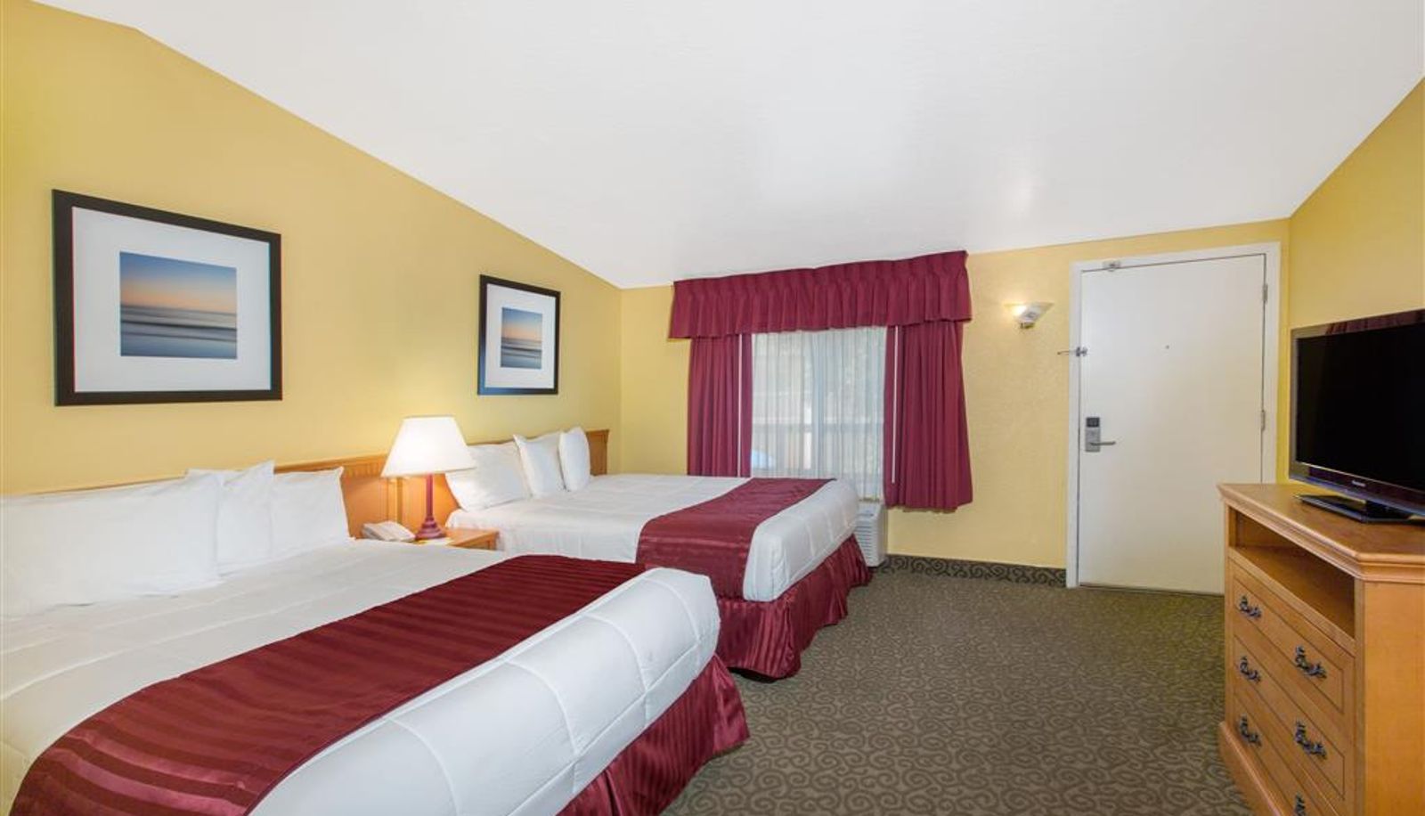 Room - Days Inn by Wyndham Redwood City