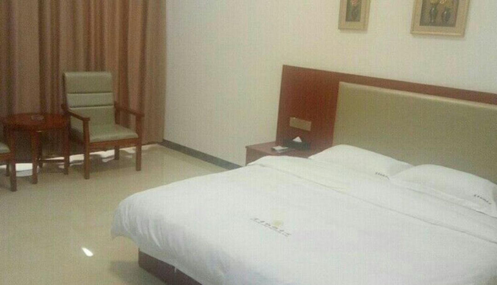 Zimmer - Red Cannon Hotel