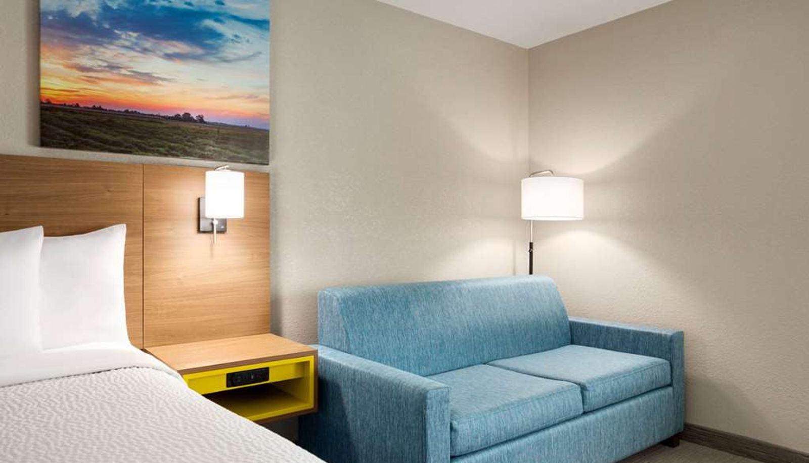 Camera - Days Inn by Wyndham Hillsboro