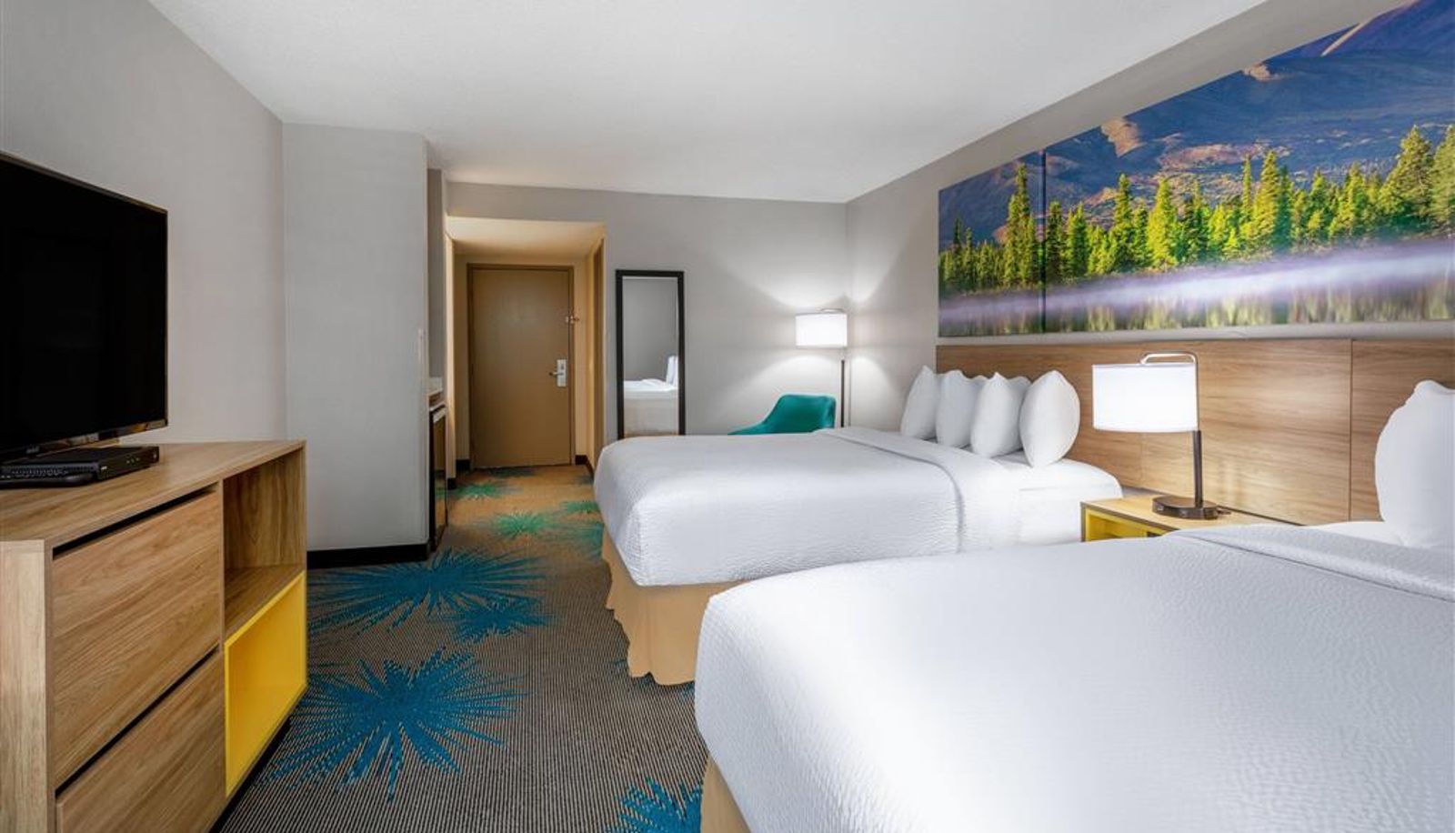 Room - Days Inn & Suites by Wyndham Denver International Airport