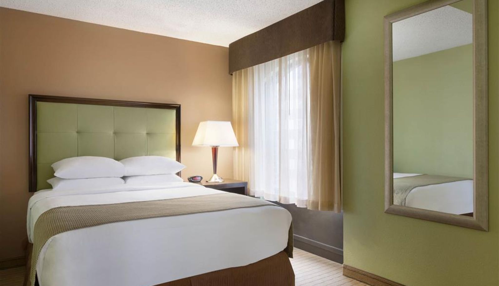 Pokój - Days Inn by Wyndham Baltimore Inner Harbor