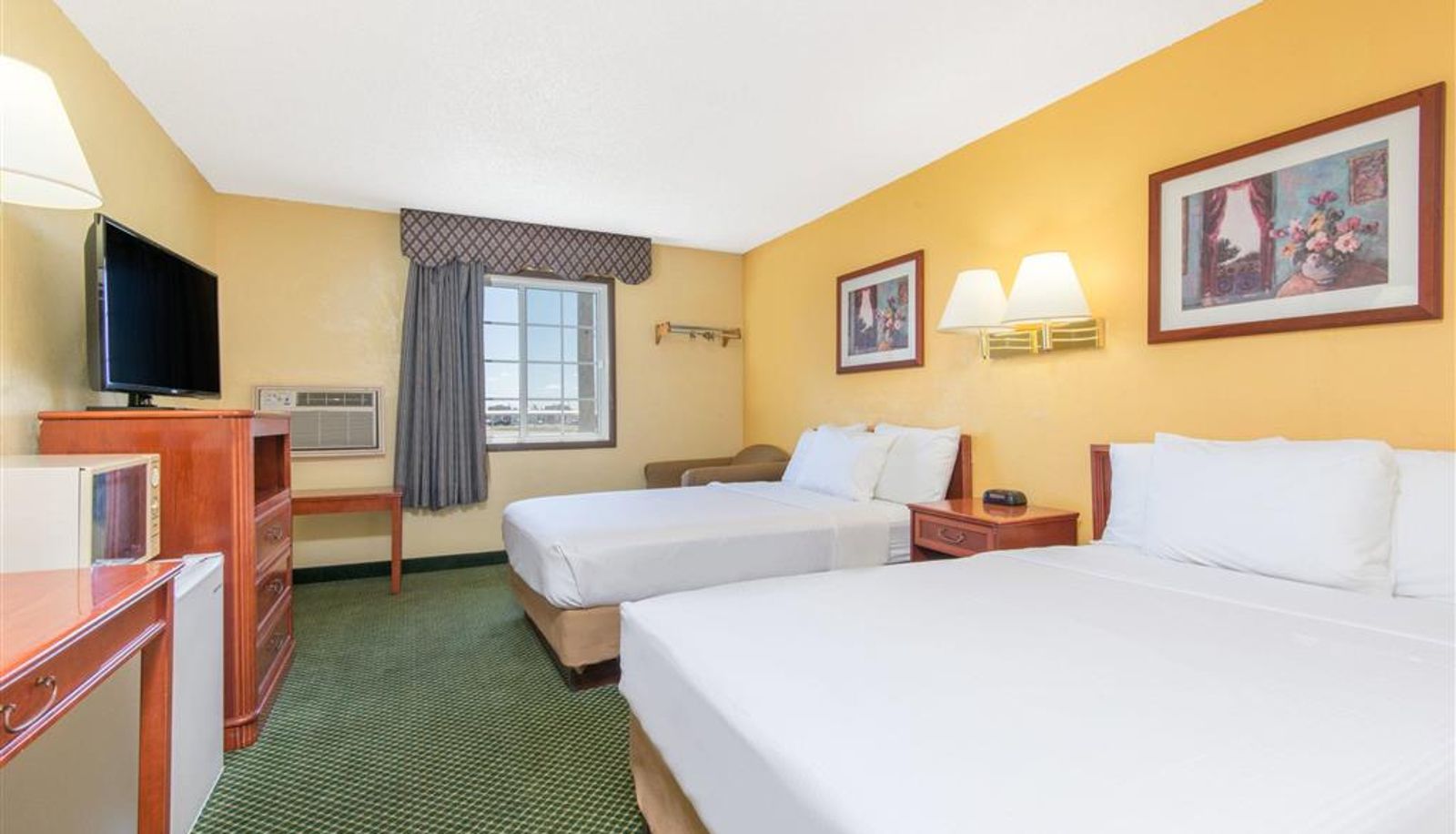 Zimmer - Days Inn by Wyndham Great Bend