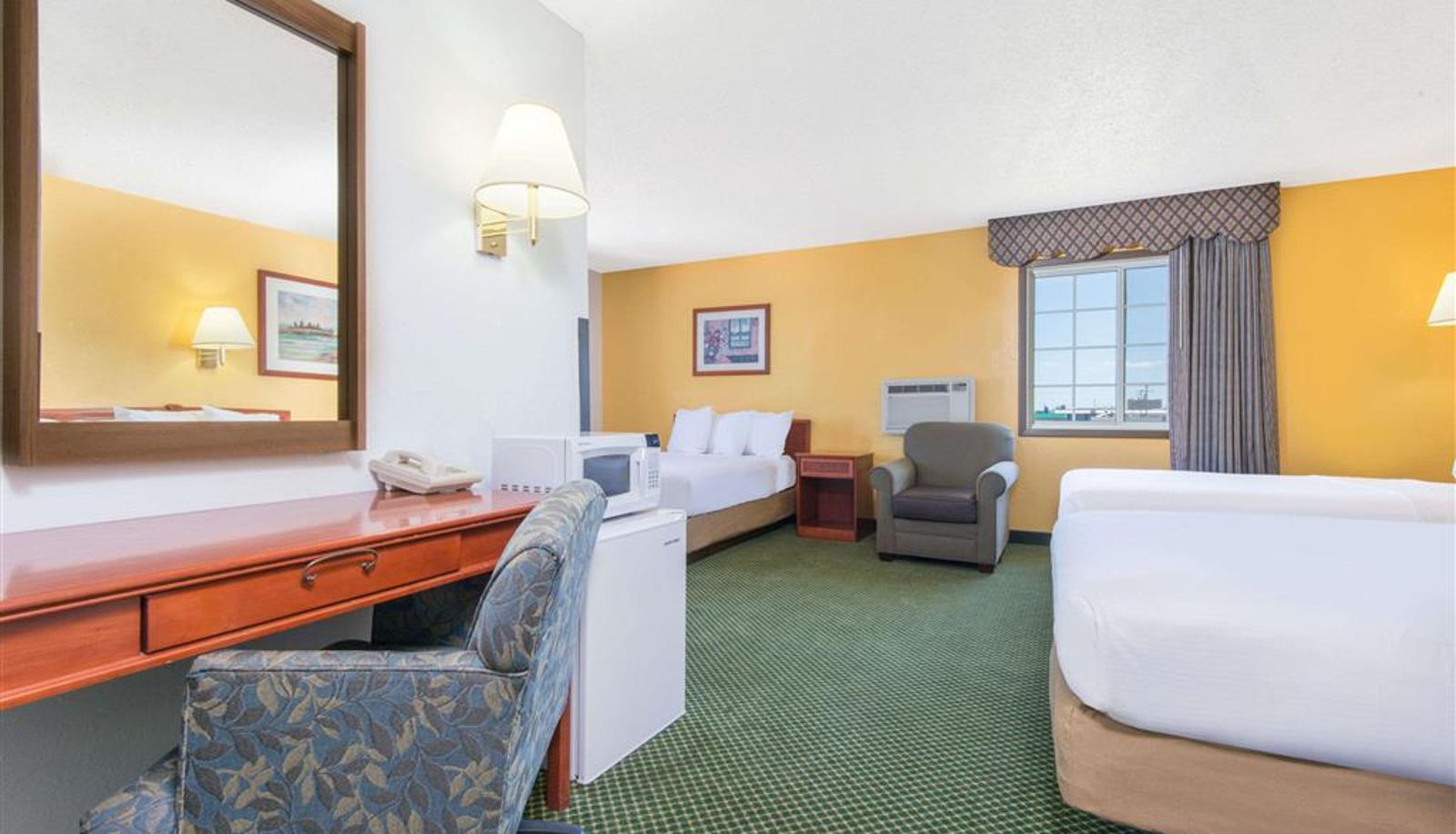 Zimmer - Days Inn by Wyndham Great Bend