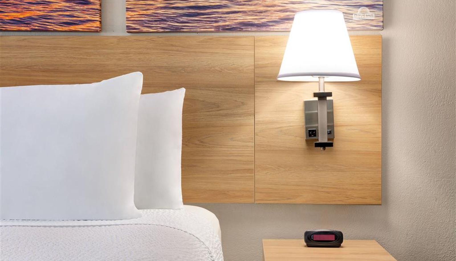 Room - Days Inn by Wyndham Kansas City International Airport